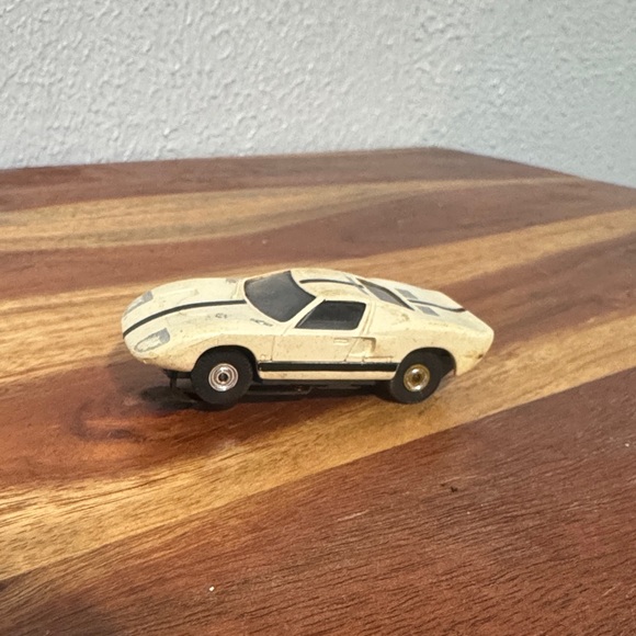 Vintage Aurora T-Jet Ford GT40 White Black Stripe HO Scale Slot Car Racing Toy